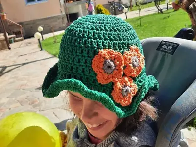 Труд, а не подаяния: Майката, която събра 330 000 на едно място в помощ на сестри по съдба