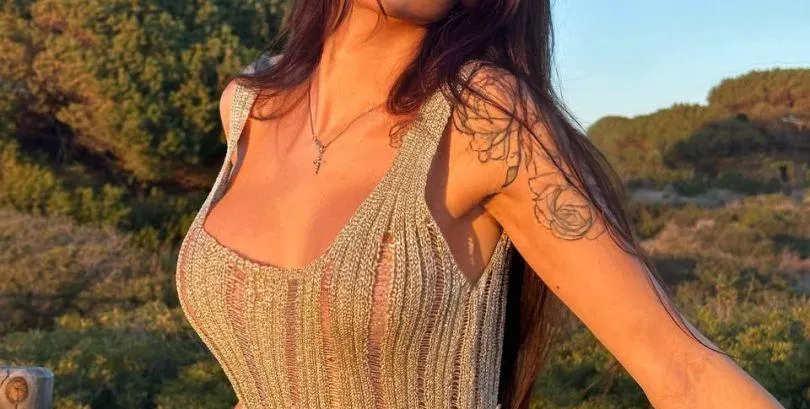 Шокираща украинка провокира Варна с голи изяви!