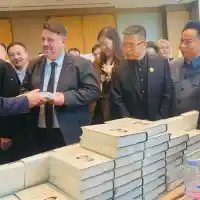 Вицепремиерът Атанас Зафиров и зам.-председателят на Постоянния комитет на Общокитайското събрание на народите Сяо Дзие присъстваха на подписването на споразумения за сътрудничество между организации в България и Китай