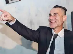 Влади Въргала  дължи 15 бона за парно