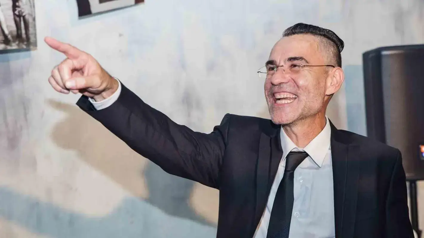 Влади Въргала  дължи 15 бона за парно