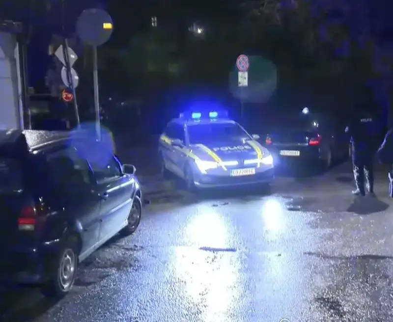 Заловиха известни автокрадци в София, ударили патрулка при опит за бягство (снимки)