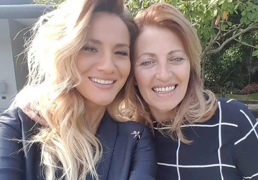 Зейнеб празнува юбилей на майка си