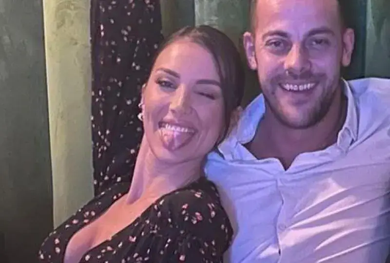 Алекс Богданска шокира с романтична изненада за годишнината!