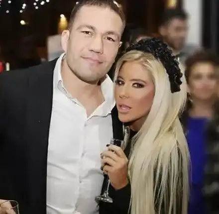 Андреа: Съперница за сърцето на Кубрат ме атакува