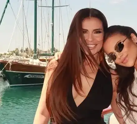 Шок! Анелия плати силикон на дъщеря си Ивон на 21 години!