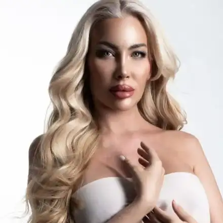 Скандал! Антония Петрова тайно роди трето дете!