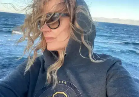 Аня Пенчева ослепителна и на 68! Вижте я със сладките ѝ внуци