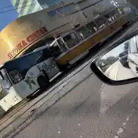 Автобус засече и се блъсна в трамвай пред мола на столичния бул. "Ситняково" (снимки)