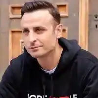 Бербатов се връща към модата! Мацки ще наддават за хранителния му режим