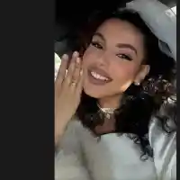 Близначката Алекс вдигна сватба! Фото с младоженеца