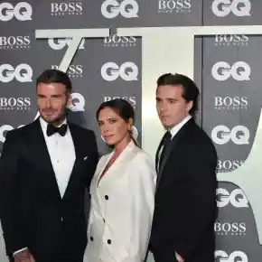 Шок! Бруклин Бекъм блокира родителите си в социалните мрежи!