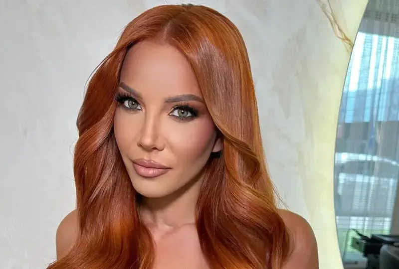 Емилия с тайна операция на гласните струни