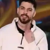 Емрах се хвали с краден часовник за 90 бона