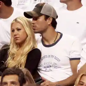 Енрике Иглесиас и Анна Курникова посрещнаха бебе №4