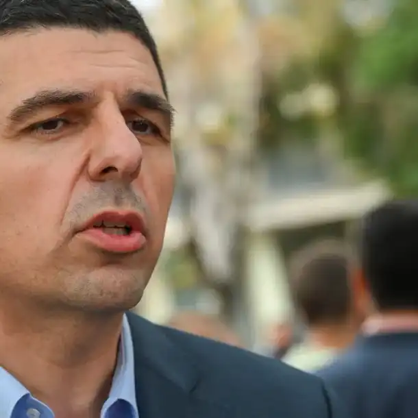 Грандиозен скандал: Ивайло Мирчев уреди децата си в елитна градина!