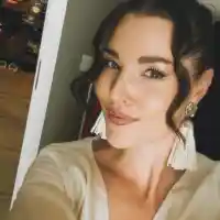 Шок! Лора Капустина избира сексуална робия пред майчинството!