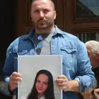 Скандал: Изкуството на Сияна освети Коледа в Пловдив!