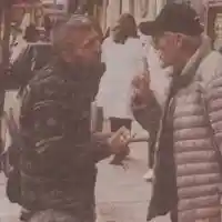 Кенан от „Езел“ се скара на фен, че му целува ръка на улицата