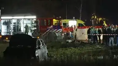 Шок! Кола се вряза в хора по време на коледен парад в Нидерландия!