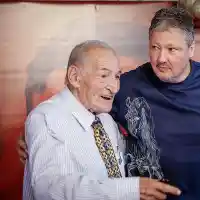 Любо Пенев  се бори с рак в Германия, в тежко състояние е