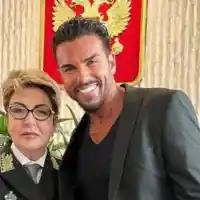 Шок! Благо Джизъса със снимка с руския посланик – как реагираха феновете?