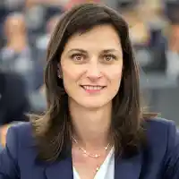 Скандал! Мария Габриел пробутва съселянката си за европрокурор!