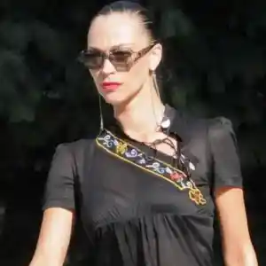 Шок! Мая Илиева с чехли на опера - нова модна провокация!