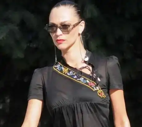 Шок! Мая Илиева с чехли на опера - нова модна провокация!