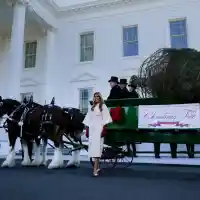 Мелания Тръмп изненада с коледната украса на Белия дом!