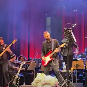 Скандал: Лили Иванова раздава билети за концерти без пари!