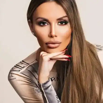 Моника Валериева иска мъжът да й сваля звезди