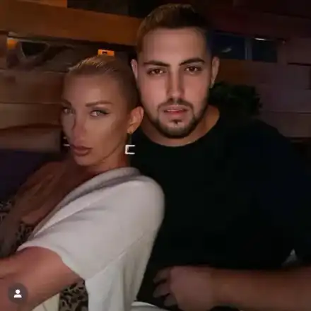 Шокираща тайна: Венелин обира мъже с рокля и токчета в София!