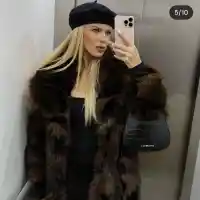 Натали Трифонова шокира с новия си стил в асансьора!