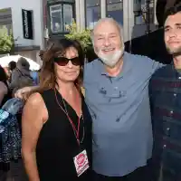 Скандал! Ник Райнър обвинен в убийството на родителите си!