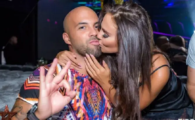 Николета с пищно парти за ЧРД, докато свекърът й е в болница (Снимки)