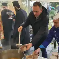 Никулден с традиции и празничен дух в страната (снимки)