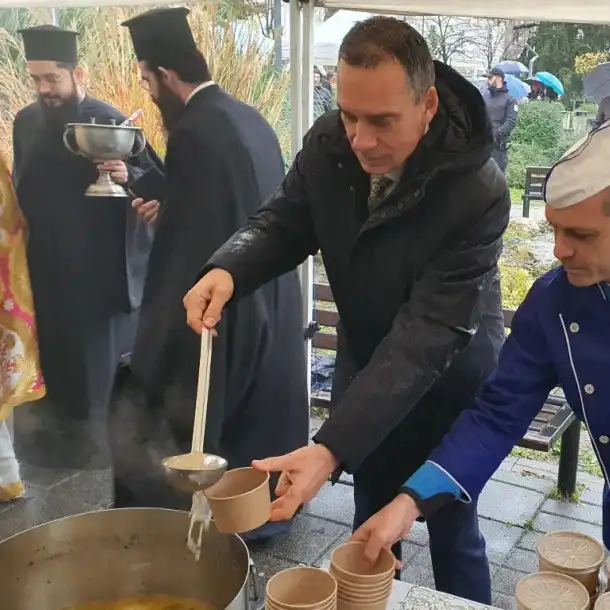 Никулден с традиции и празничен дух в страната (снимки)