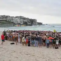 Оцелелият стрелец от плажа Бонди с 59 обвинения, събраха $1,5 млн. за героя Ахмед (снимки/видео)