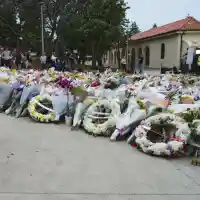 Оцелелият стрелец от плажа Бонди с 59 обвинения, събраха $1,5 млн. за героя Ахмед (снимки/видео)