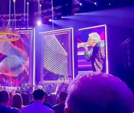 Орлин Горанов на колене пред Софи Маринова (СНИМКИ)