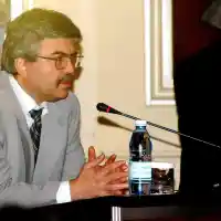 Починал е финансистът Емил Хърсев