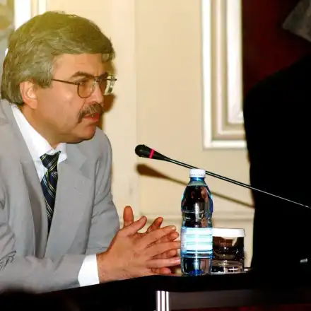 Починал е финансистът Емил Хърсев