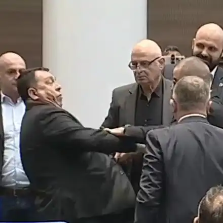 Шок! Радостин Василев в бой с депутат от ДПС-НН в парламента!