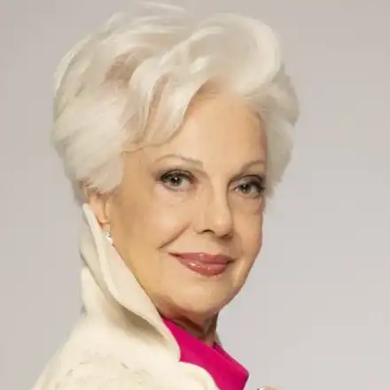 Райна Кабаиванска продължава да преподава и на 91 г.