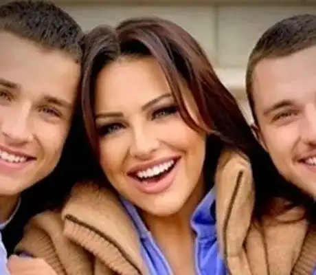 Емоционалният хит на Рени за синовете ѝ шокира феновете!