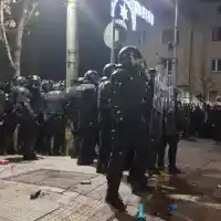 Скандал на протест: Бомбички и сблъсъци пред ДПС в София!