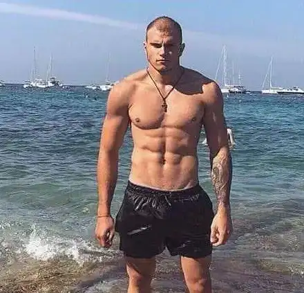 Шок и скандал: Джан Микел празнува раздялата с Габриела в Албания!