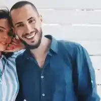 Сладка работа: Наум пак е водещ на "Ергенът", тръгва с жената