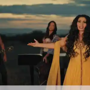 Скандалната колаборация на Софи Маринова с V-Band